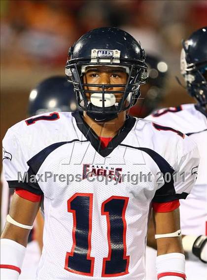 Thumbnail 1 in Cedar Hill vs. Allen (Tom Landry Classic) photogallery.