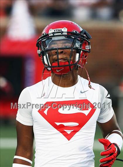 Thumbnail 2 in Cedar Hill vs. Allen (Tom Landry Classic) photogallery.