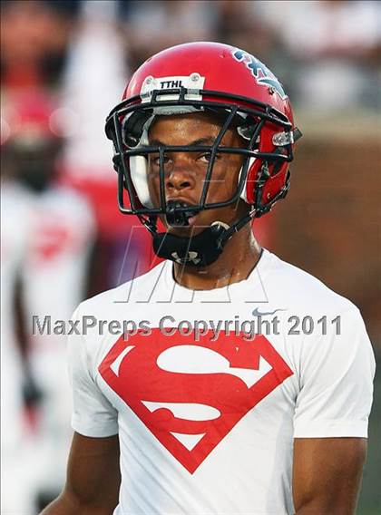 Thumbnail 1 in Cedar Hill vs. Allen (Tom Landry Classic) photogallery.