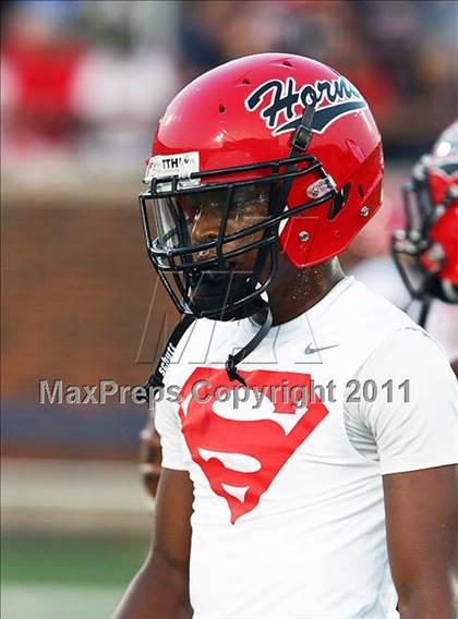 Thumbnail 3 in Cedar Hill vs. Allen (Tom Landry Classic) photogallery.