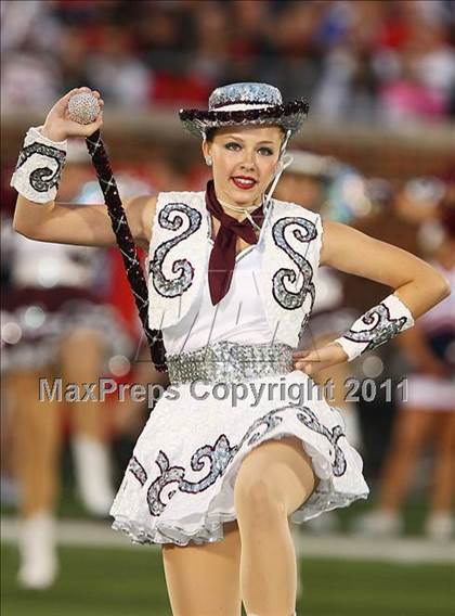 Thumbnail 2 in Cedar Hill vs. Allen (Tom Landry Classic) photogallery.