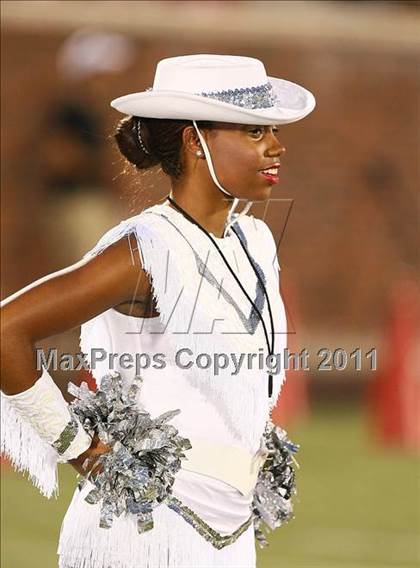Thumbnail 2 in Cedar Hill vs. Allen (Tom Landry Classic) photogallery.