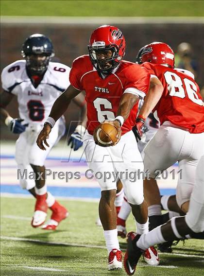 Thumbnail 2 in Cedar Hill vs. Allen (Tom Landry Classic) photogallery.