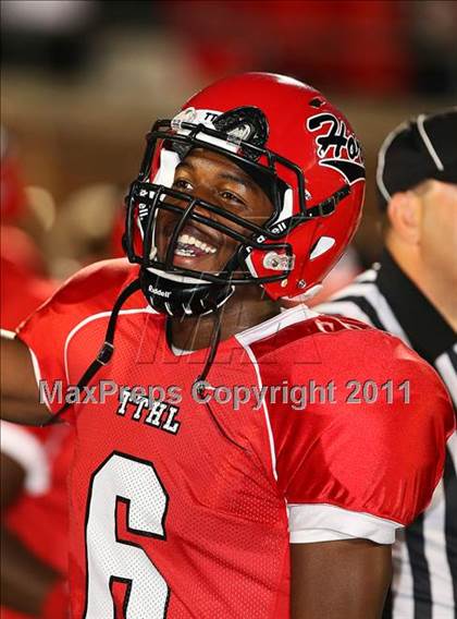 Thumbnail 1 in Cedar Hill vs. Allen (Tom Landry Classic) photogallery.