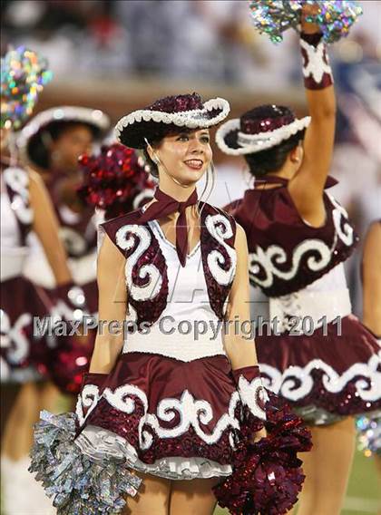 Thumbnail 3 in Cedar Hill vs. Allen (Tom Landry Classic) photogallery.