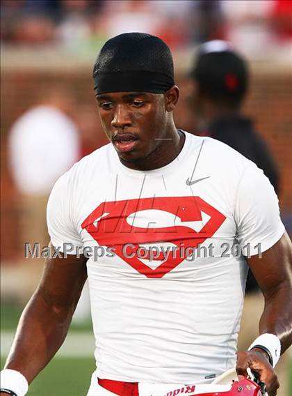 Thumbnail 2 in Cedar Hill vs. Allen (Tom Landry Classic) photogallery.