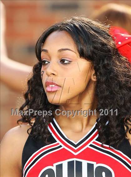 Thumbnail 1 in Cedar Hill vs. Allen (Tom Landry Classic) photogallery.