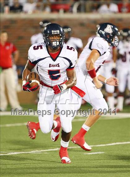 Thumbnail 1 in Cedar Hill vs. Allen (Tom Landry Classic) photogallery.