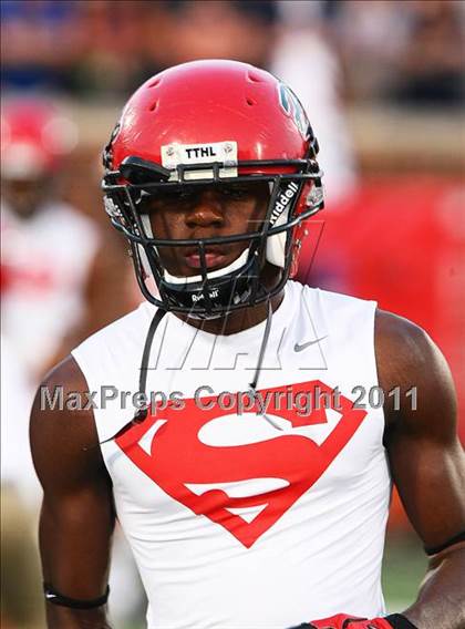 Thumbnail 1 in Cedar Hill vs. Allen (Tom Landry Classic) photogallery.
