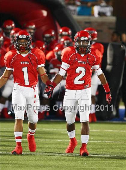 Thumbnail 1 in Cedar Hill vs. Allen (Tom Landry Classic) photogallery.