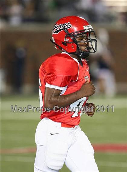 Thumbnail 2 in Cedar Hill vs. Allen (Tom Landry Classic) photogallery.