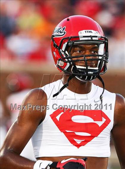 Thumbnail 3 in Cedar Hill vs. Allen (Tom Landry Classic) photogallery.