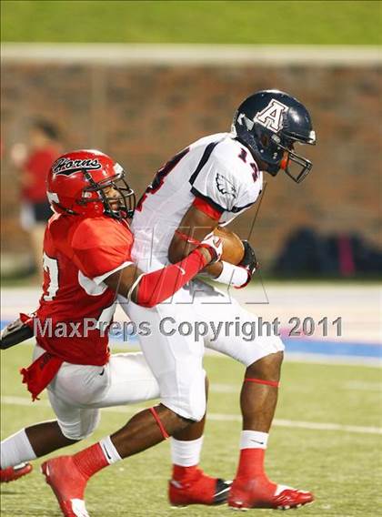 Thumbnail 3 in Cedar Hill vs. Allen (Tom Landry Classic) photogallery.