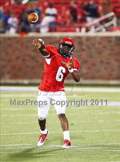 Thumbnail 3 in Cedar Hill vs. Allen (Tom Landry Classic) photogallery.