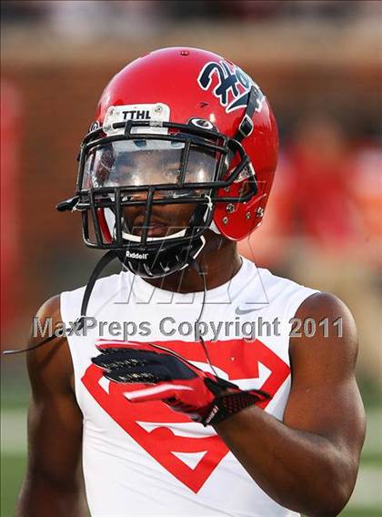 Thumbnail 2 in Cedar Hill vs. Allen (Tom Landry Classic) photogallery.
