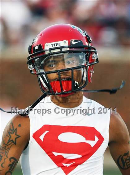Thumbnail 2 in Cedar Hill vs. Allen (Tom Landry Classic) photogallery.