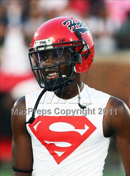 Thumbnail 3 in Cedar Hill vs. Allen (Tom Landry Classic) photogallery.