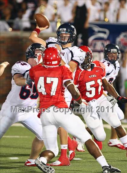 Thumbnail 1 in Cedar Hill vs. Allen (Tom Landry Classic) photogallery.