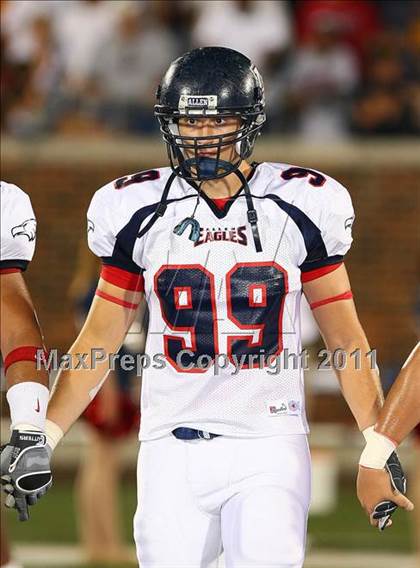 Thumbnail 3 in Cedar Hill vs. Allen (Tom Landry Classic) photogallery.
