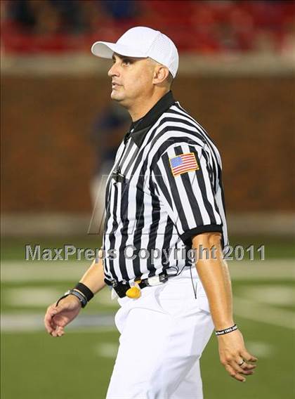 Thumbnail 1 in Cedar Hill vs. Allen (Tom Landry Classic) photogallery.