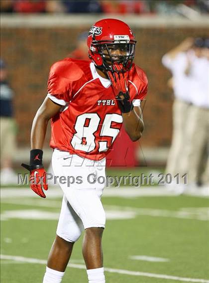 Thumbnail 2 in Cedar Hill vs. Allen (Tom Landry Classic) photogallery.