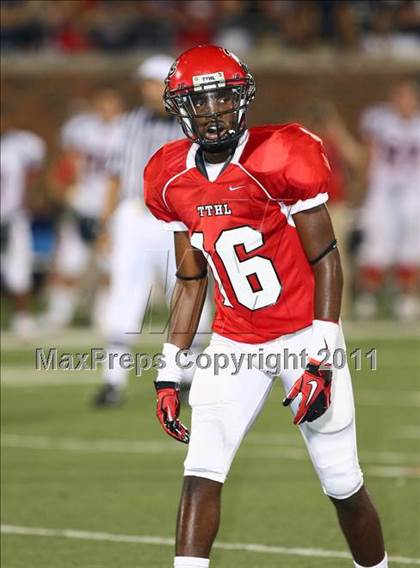 Thumbnail 3 in Cedar Hill vs. Allen (Tom Landry Classic) photogallery.