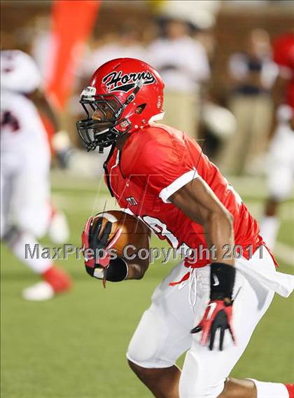 Thumbnail 3 in Cedar Hill vs. Allen (Tom Landry Classic) photogallery.
