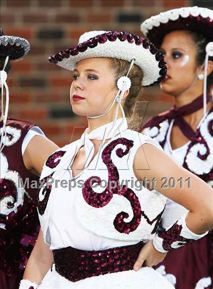 Thumbnail 1 in Cedar Hill vs. Allen (Tom Landry Classic) photogallery.
