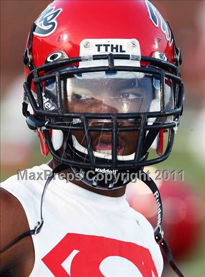 Thumbnail 2 in Cedar Hill vs. Allen (Tom Landry Classic) photogallery.