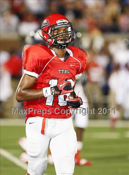 Thumbnail 3 in Cedar Hill vs. Allen (Tom Landry Classic) photogallery.