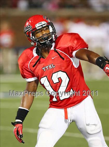 Thumbnail 1 in Cedar Hill vs. Allen (Tom Landry Classic) photogallery.
