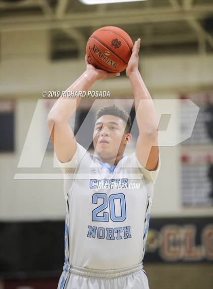 Thumbnail 2 in Clovis North vs. San Leandro (Clovis West Nike Invitational) photogallery.
