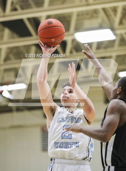Thumbnail 3 in Clovis North vs. San Leandro (Clovis West Nike Invitational) photogallery.