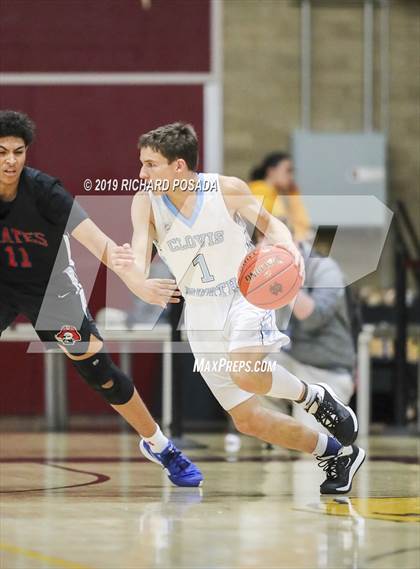 Thumbnail 1 in Clovis North vs. San Leandro (Clovis West Nike Invitational) photogallery.