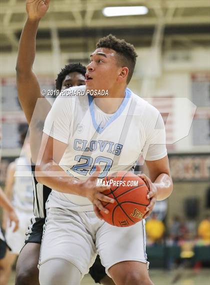 Thumbnail 1 in Clovis North vs. San Leandro (Clovis West Nike Invitational) photogallery.