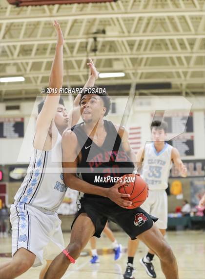 Thumbnail 3 in Clovis North vs. San Leandro (Clovis West Nike Invitational) photogallery.