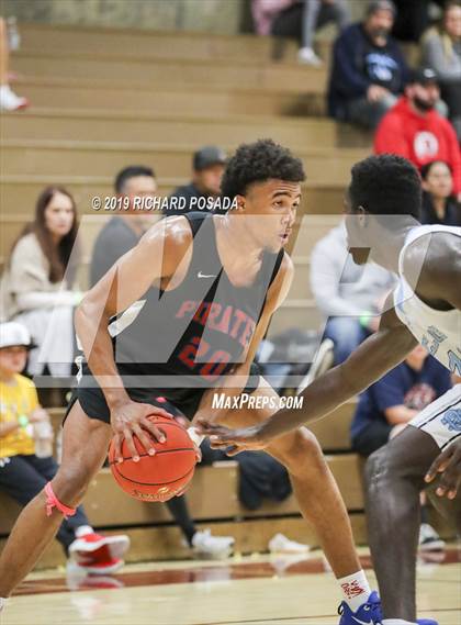 Thumbnail 2 in Clovis North vs. San Leandro (Clovis West Nike Invitational) photogallery.