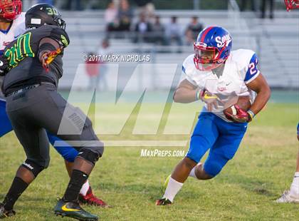 Thumbnail 2 in Serra @ Narbonne photogallery.