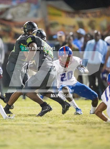 Thumbnail 2 in Serra @ Narbonne photogallery.