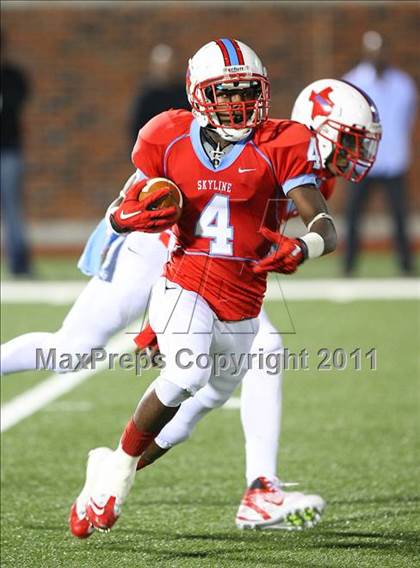 Thumbnail 2 in Skyline vs Carroll (5A Division 1 Semifinal) photogallery.