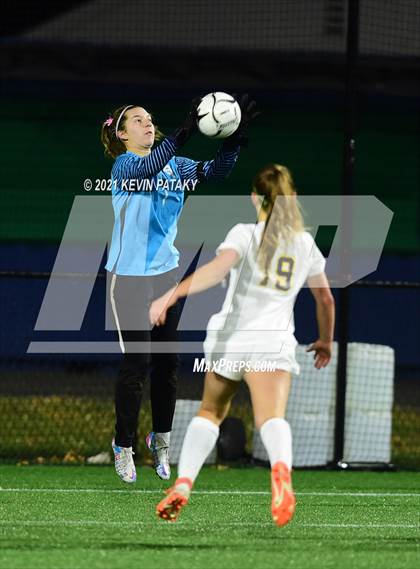 Thumbnail 3 in Simsbury vs. St. Joseph (CIAC Class L Final) photogallery.