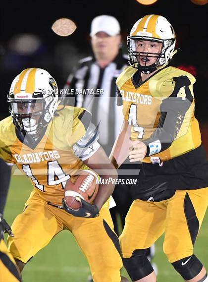 Thumbnail 3 in Valley View vs. Italy (UIL 2A Division 2 Region 1 Area) photogallery.