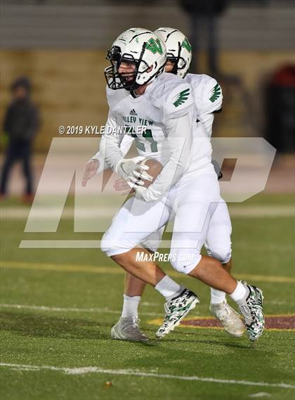 Thumbnail 1 in Valley View vs. Italy (UIL 2A Division 2 Region 1 Area) photogallery.