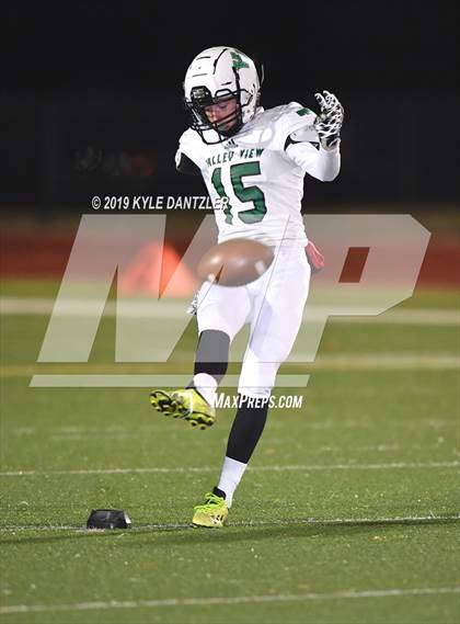 Thumbnail 3 in Valley View vs. Italy (UIL 2A Division 2 Region 1 Area) photogallery.