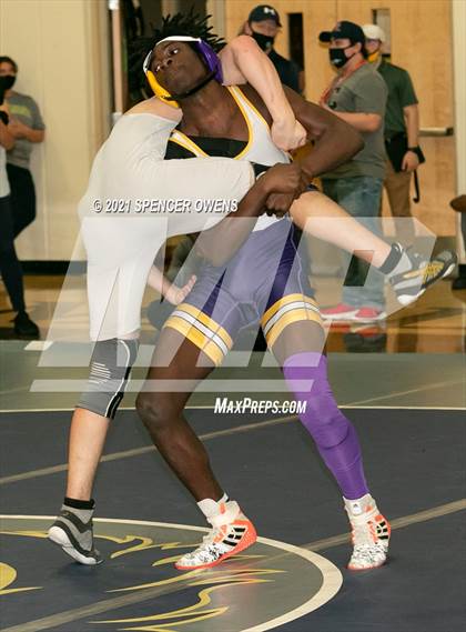 Thumbnail 1 in Elisibeth Barry Memorial Clash at the Creek photogallery.