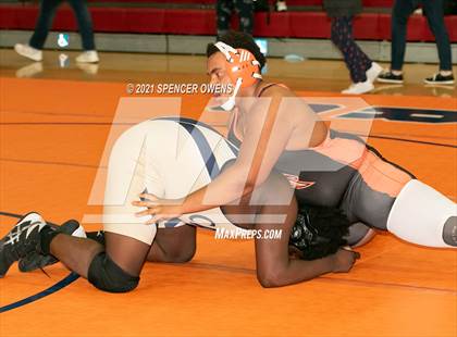 Thumbnail 2 in Elisibeth Barry Memorial Clash at the Creek photogallery.