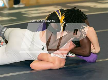 Thumbnail 3 in Elisibeth Barry Memorial Clash at the Creek photogallery.