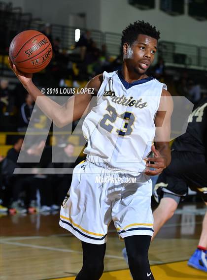 Thumbnail 3 in Birmingham vs. Oak Park (The Classic at Damien) photogallery.