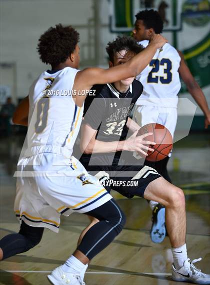 Thumbnail 3 in Birmingham vs. Oak Park (The Classic at Damien) photogallery.