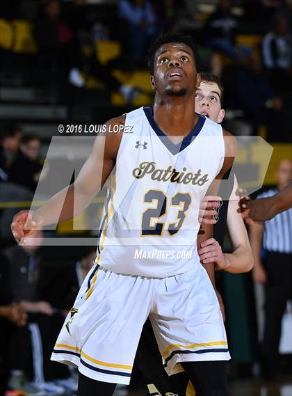 Thumbnail 2 in Birmingham vs. Oak Park (The Classic at Damien) photogallery.